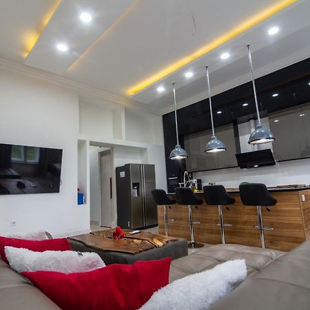Tower Szeged Belvarosi Exkluziv Panoramas Apartman - Free Parking المظهر الخارجي الصورة