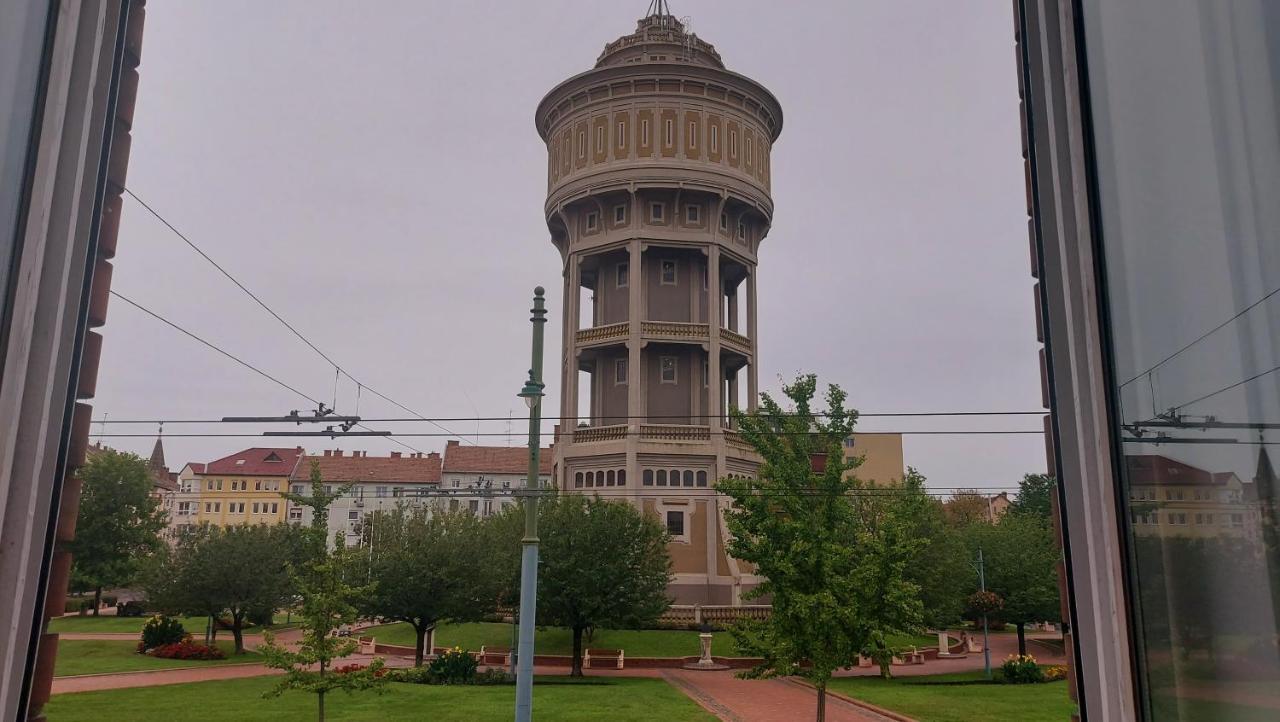 Tower Szeged Belvarosi Exkluziv Panoramas Apartman - Free Parking المظهر الخارجي الصورة