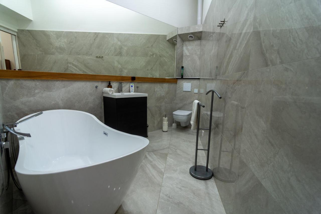 Tower Szeged Belvarosi Exkluziv Panoramas Apartman - Free Parking المظهر الخارجي الصورة